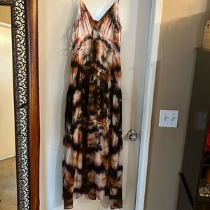 Maxi dress with circle cut out in the front.